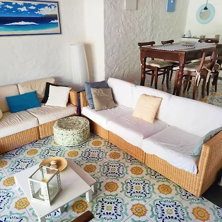 Holiday home 400mt From The Sea + Pool Porto Istana